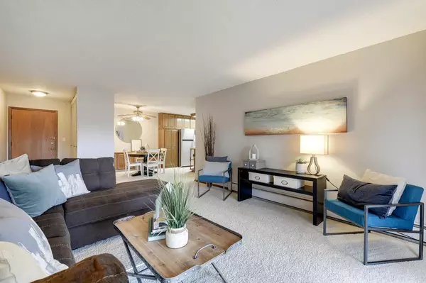 2801 Flag AVE N #117, New Hope, MN 55427