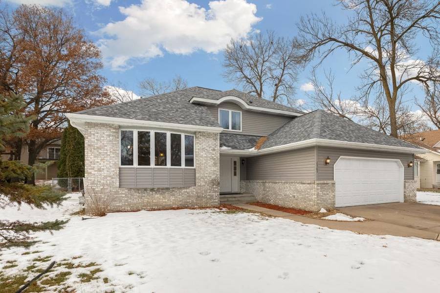 2565 Sylvan ST, Little Canada, MN 55117