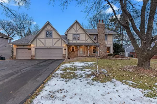 11282 Burr Ridge LN, Eden Prairie, MN 55347