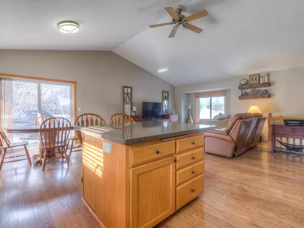 Center City, MN 55012,28052 Quarry DR