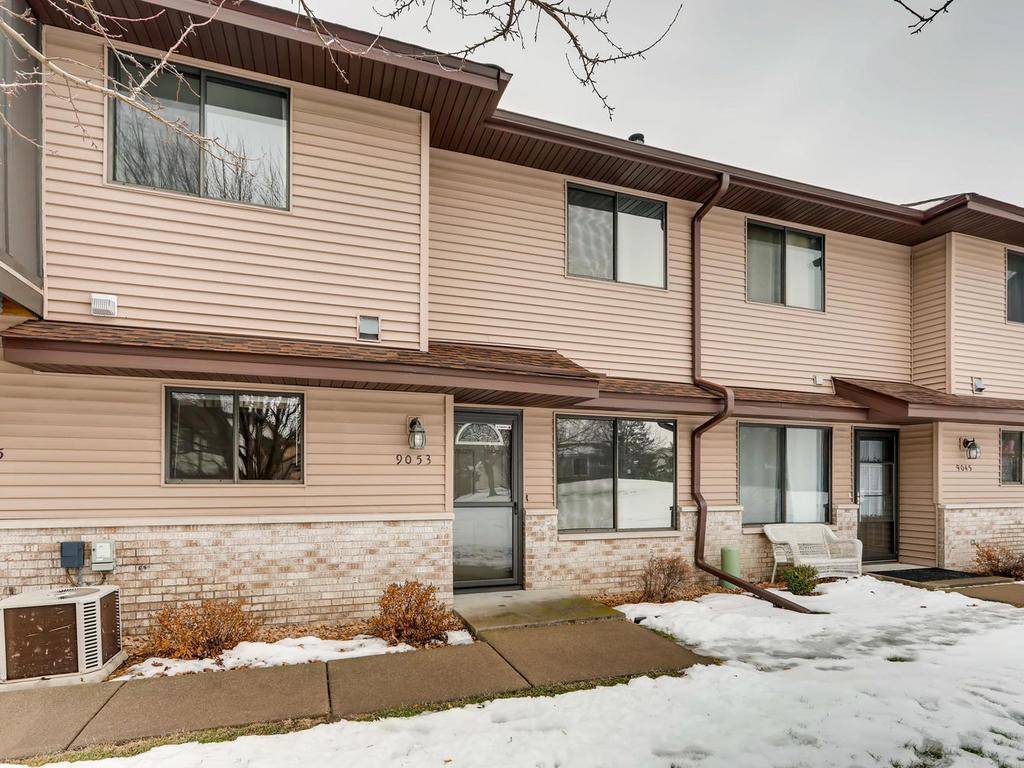 9053 Underwood LN N, Maple Grove, MN 55369
