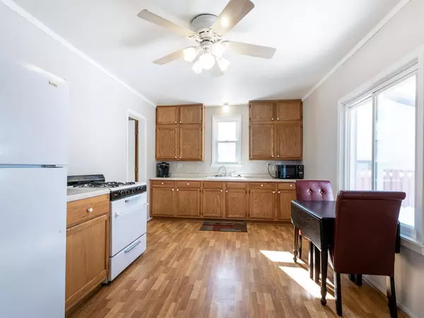 Crystal, MN 55422,5621 34th AVE N