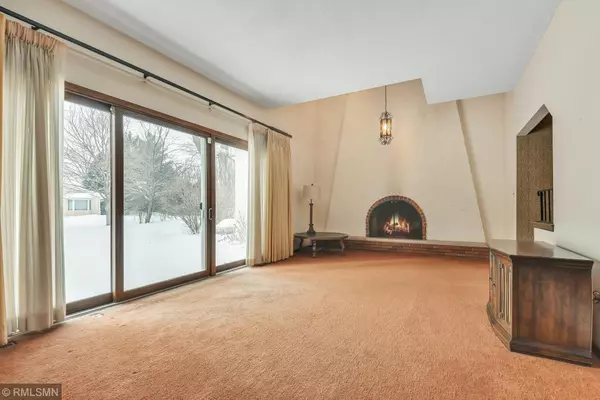 1805 Eagle Ridge DR #9, Mendota Heights, MN 55118