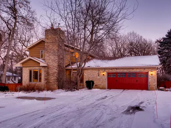 7708 Riverdale DR N, Brooklyn Park, MN 55444