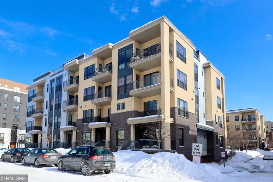 2566 Ellis AVE #413, Saint Paul, MN 55114