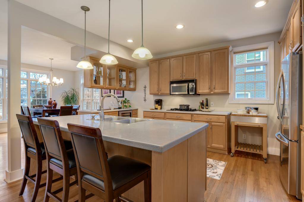 Minneapolis, MN 55410,3947 York AVE S