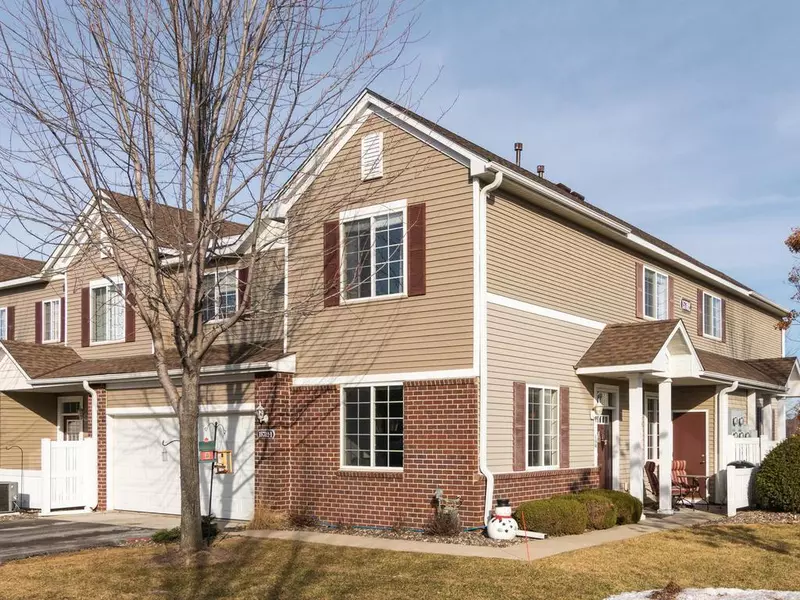 15702 Emerald DR N #1, Hugo, MN 55038