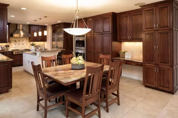 Bloomington, MN 55431,3711 Overlook DR