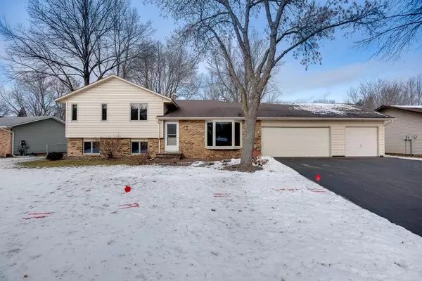 10584 104th PL N, Maple Grove, MN 55369