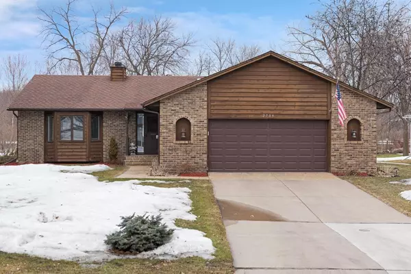 2739 Vale Crest RD, Crystal, MN 55422