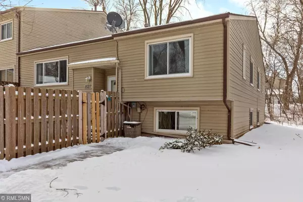 1527 Greenwood CT N, Eagan, MN 55122