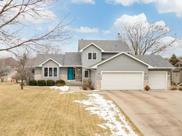 6328 W Shadow Lake DR, Lino Lakes, MN 55014