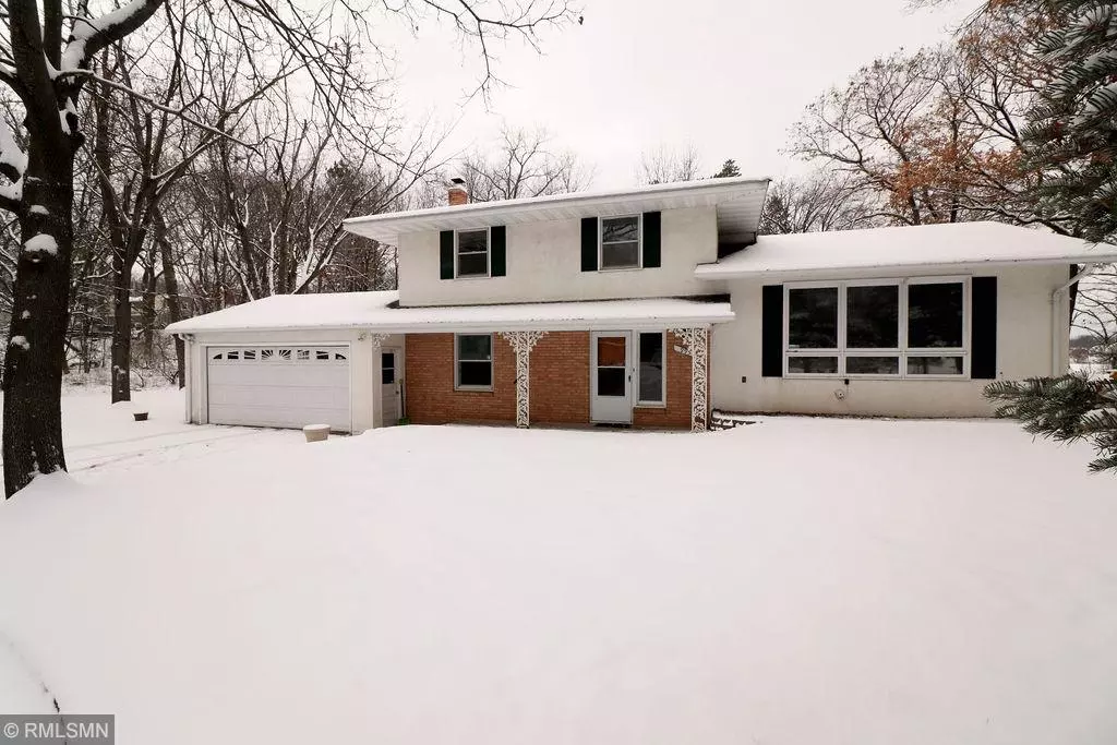 Maplewood, MN 55119,995 Lakewood DR N