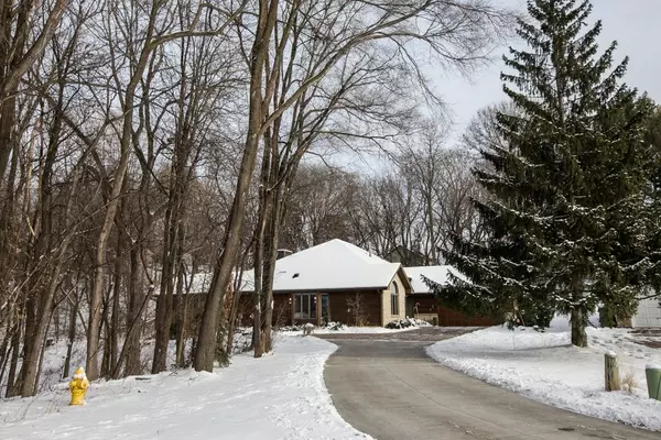 790 Millwood AVE, Roseville, MN 55113