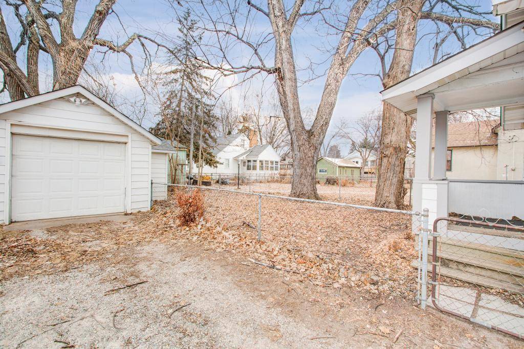 Saint Paul, MN 55106,1039 Earl ST