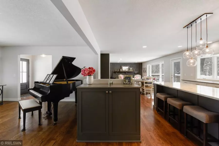 5504 Hillside CT, Edina, MN 55439