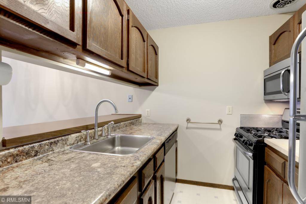 Golden Valley, MN 55422,6184 Golden Valley RD
