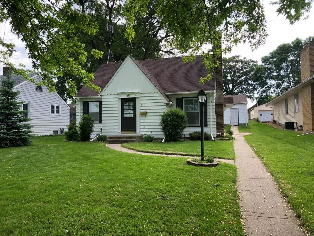 Montgomery, MN 56069,107 4th ST NE