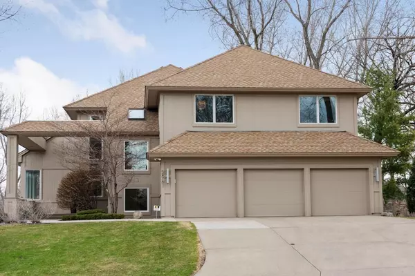 Minnetonka, MN 55305,2961 Cedar Crossing