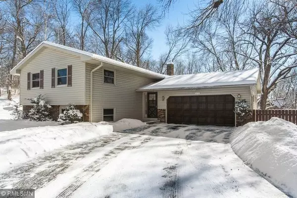 17801 Frommes CIR, Minnetonka, MN 55345