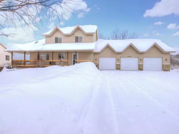 40591 Fahrion CT, North Branch, MN 55056