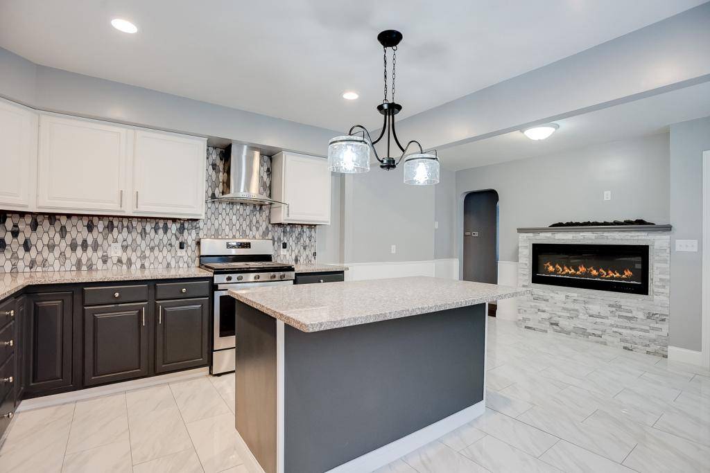 8660 Able ST NE, Blaine, MN 55434