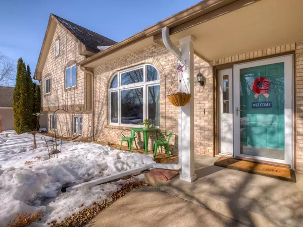 Chaska, MN 55318,751 Ashley DR