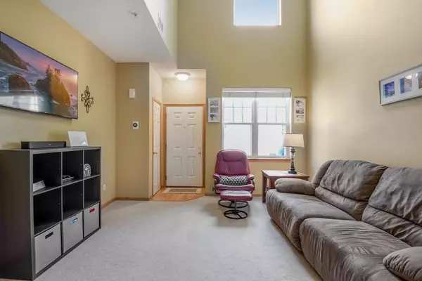 Plymouth, MN 55446,5030 Holly LN N ##6