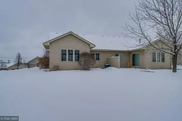 Maplewood, MN 55109,1204 Highridge CT