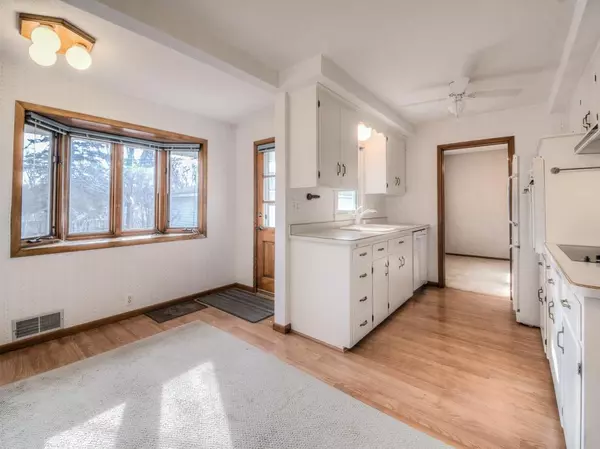 Bloomington, MN 55437,8457 Little RD