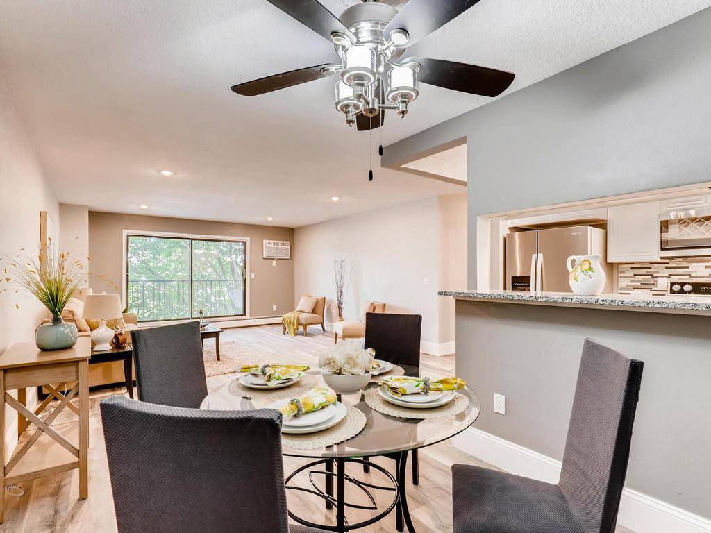 Minnetonka, MN 55305,10401 Cedar Lake RD #417