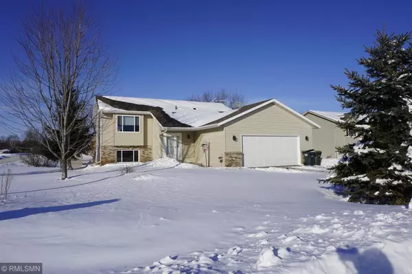 414 Walnut CIR, Rockville, MN 56320