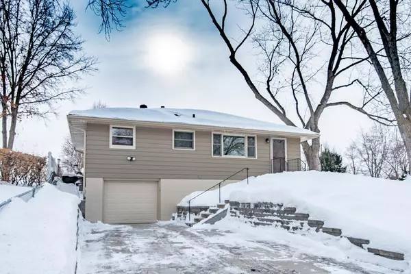 Oakdale, MN 55128,465 Greenway AVE N