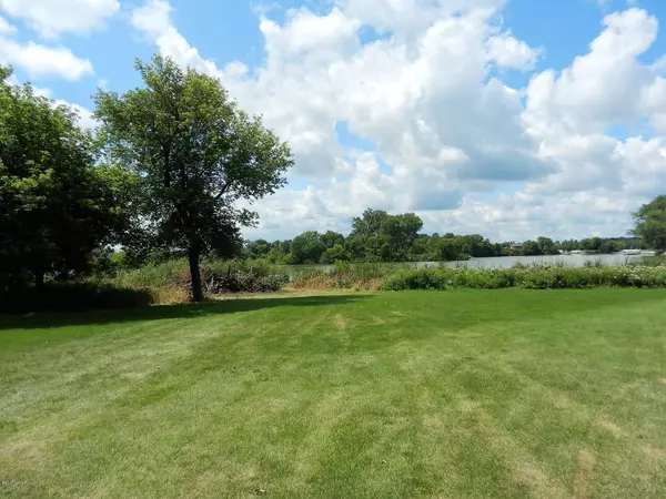 Slayton, MN 56172,9 Rosemary LN