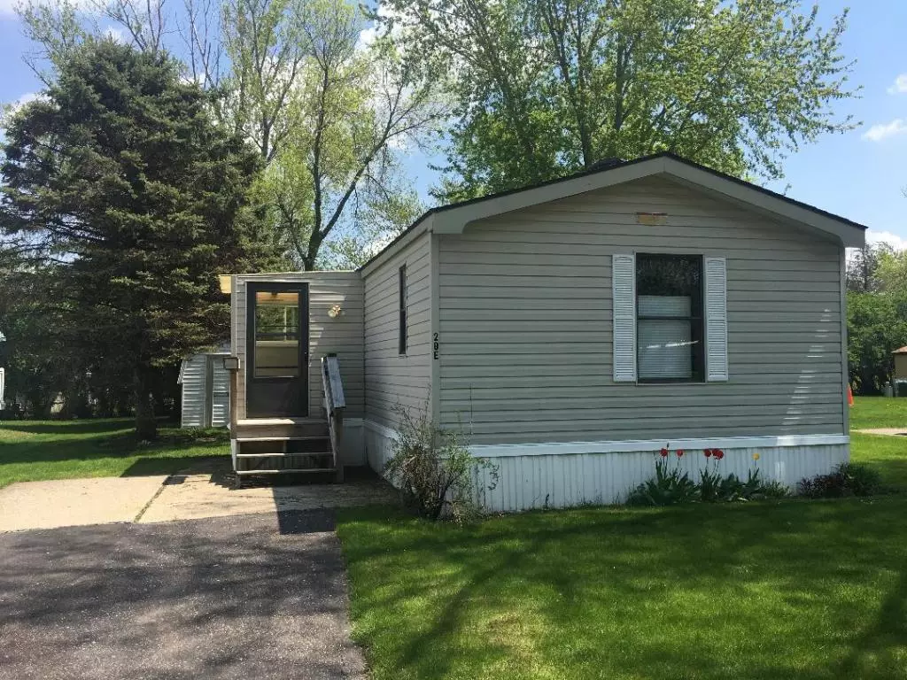 Fairmont, MN 56031,28 Ken Rue LN E