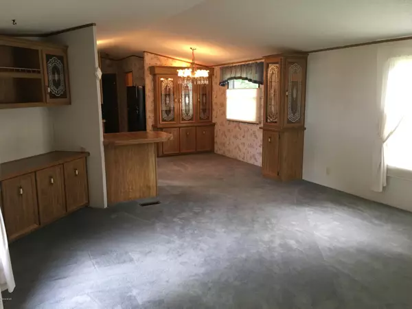 Fairmont, MN 56031,28 Ken Rue LN E