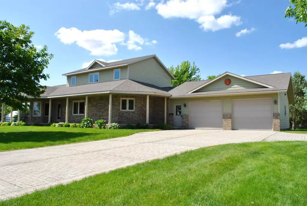 Marshall, MN 56258,202 Prairieview CT