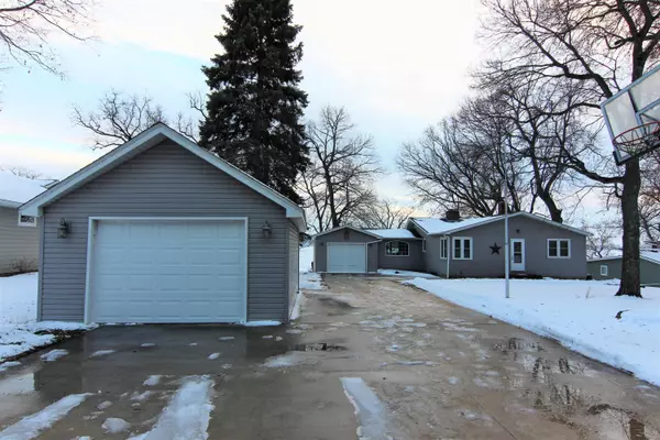 Spicer, MN 56288,5803 NE 150th AVE