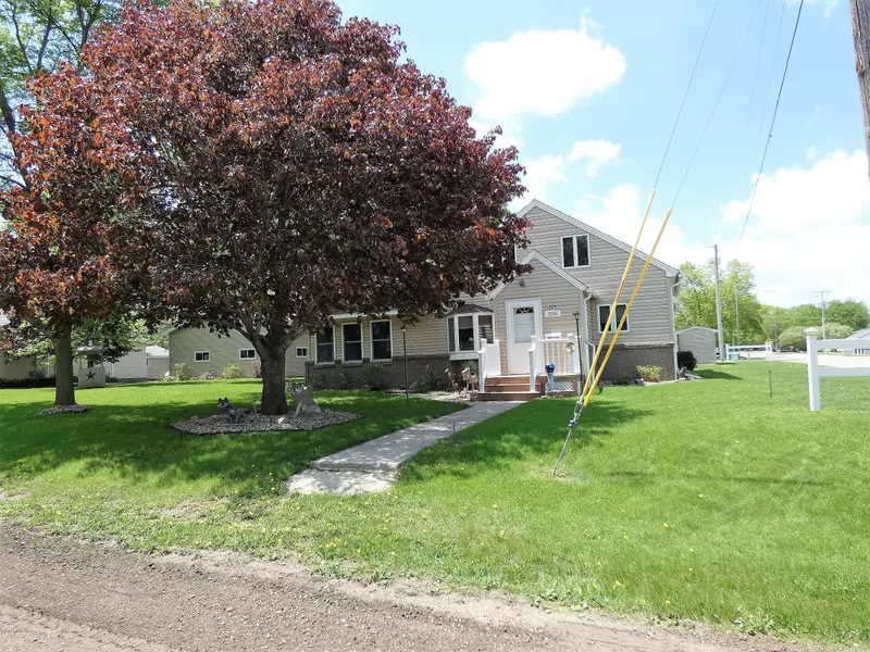 2206 Norwood AVE, Slayton, MN 56172