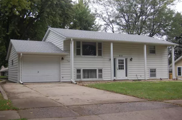 412 Olander ST, Worthington, MN 56187