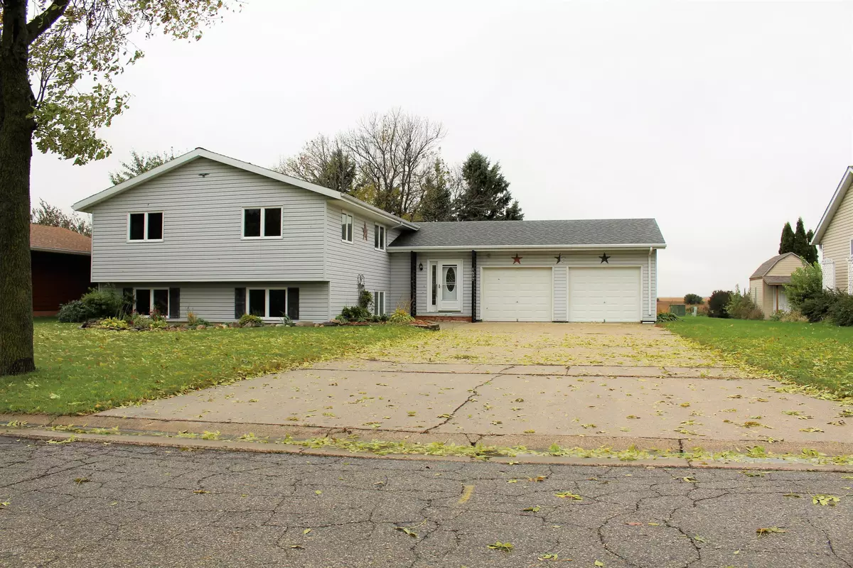 Worthington, MN 56187,1677 Oakwood DR