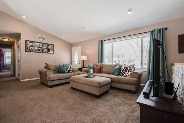 8444 Hinton AVE S, Cottage Grove, MN 55016