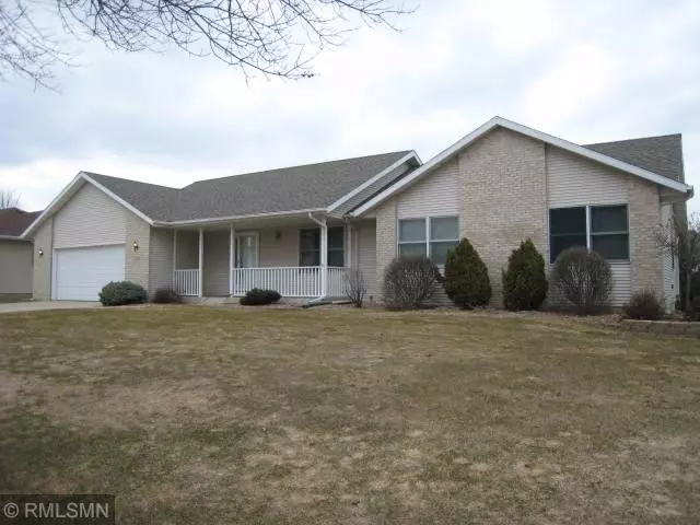 Owatonna, MN 55060,1550 Deer Trail LN NE