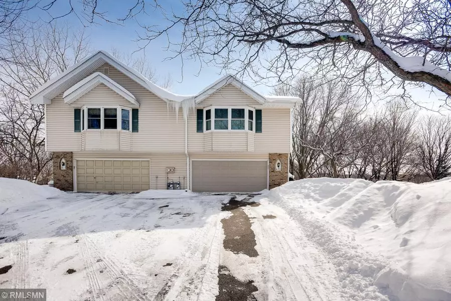 413 Wood WAY, Burnsville, MN 55337