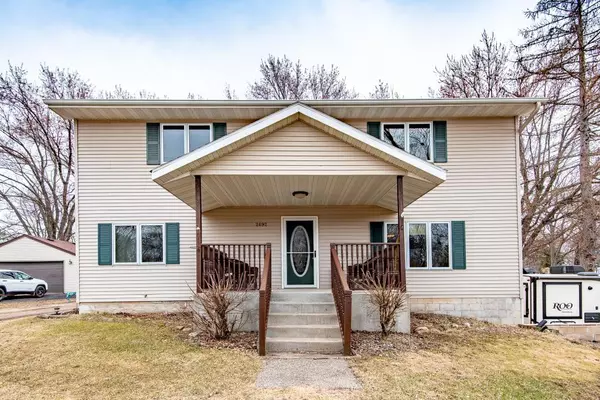 2692 Geranium AVE E, Maplewood, MN 55119