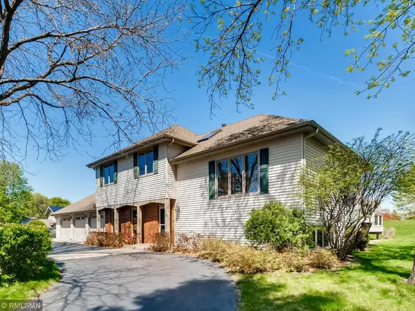 Mendota Heights, MN 55118,1910 Twin Circle DR