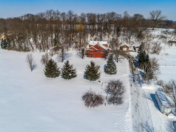 604 Chinnock LN,  Troy Twp,  WI 54022