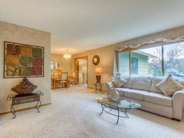 Maple Grove, MN 55311,7142 Polaris LN N