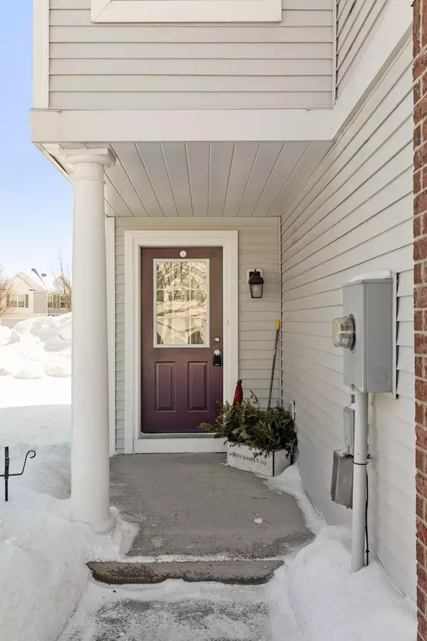 Woodbury, MN 55129,10622 Pond Curve