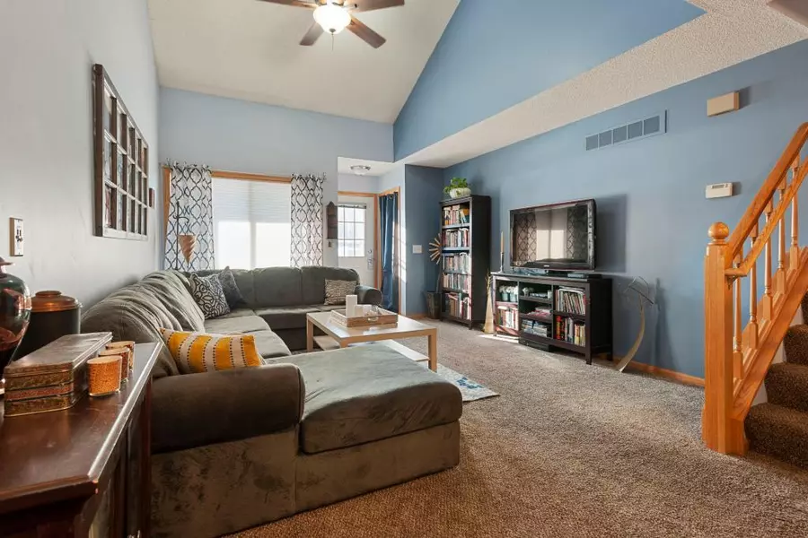 7885 Hemingway AVE S, Cottage Grove, MN 55016